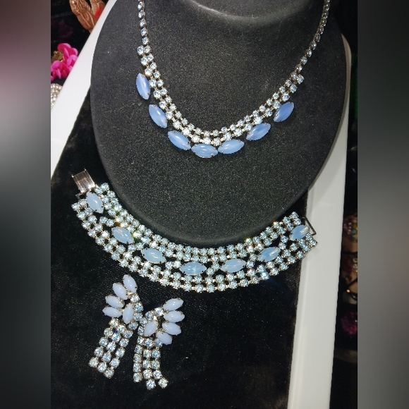 Vintage Parure Blue Milk Glass with Rhinestone Set Necklace Bracelet Ear… - Picture 15 of 15